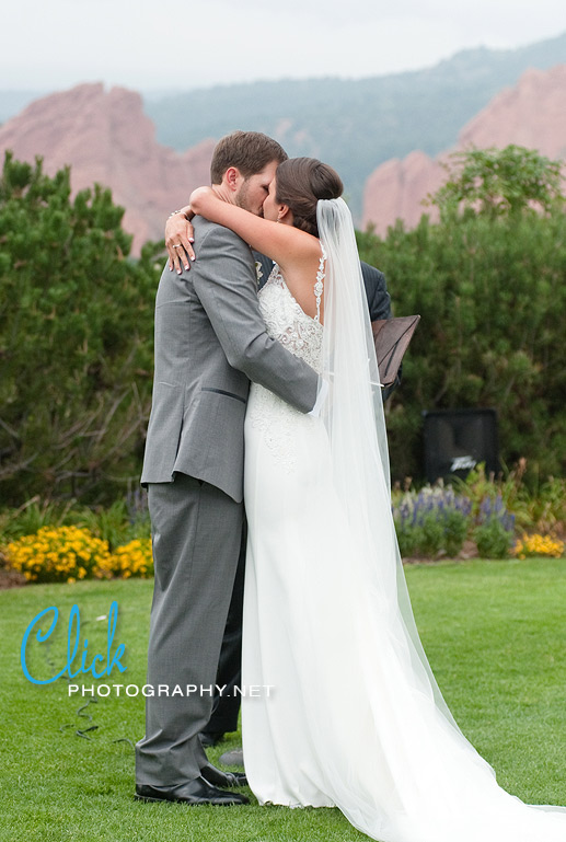 Colorado Springs wedding photographer Tamera Goldsmith (www.clickphotography.net).