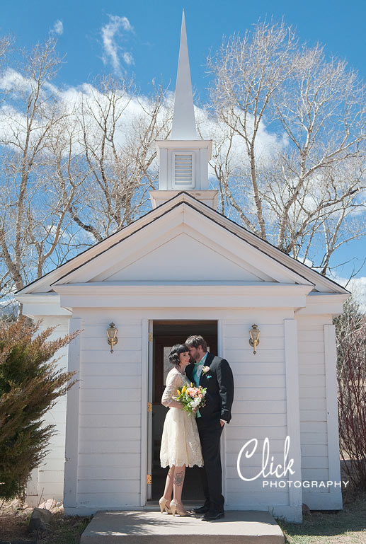 Mothers Chapel wedding Garden of the Gods