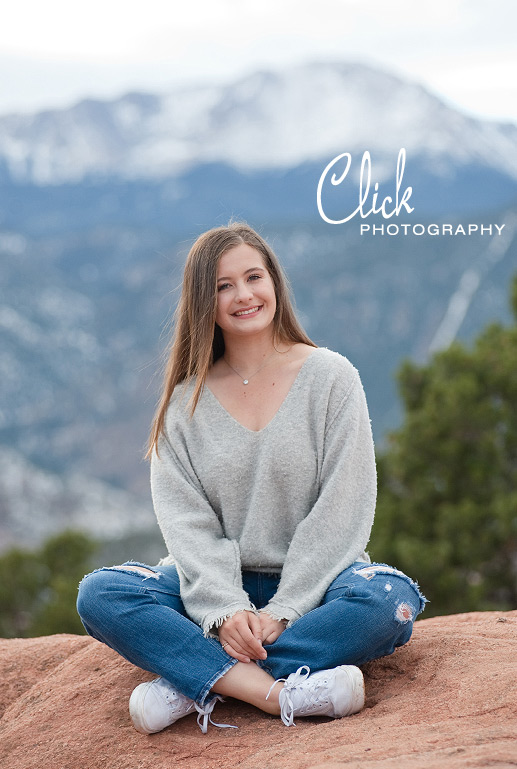 senior pictures at the Garden of the Gods