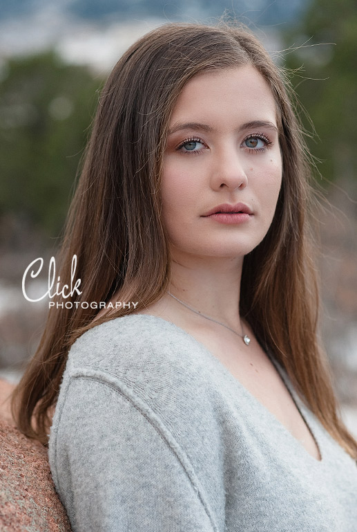 senior pictures at the Garden of the Gods