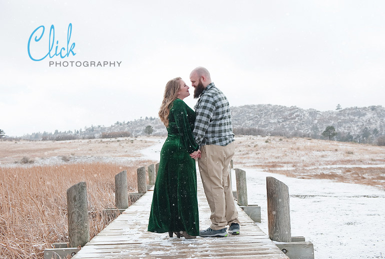 snowy engagement portraits