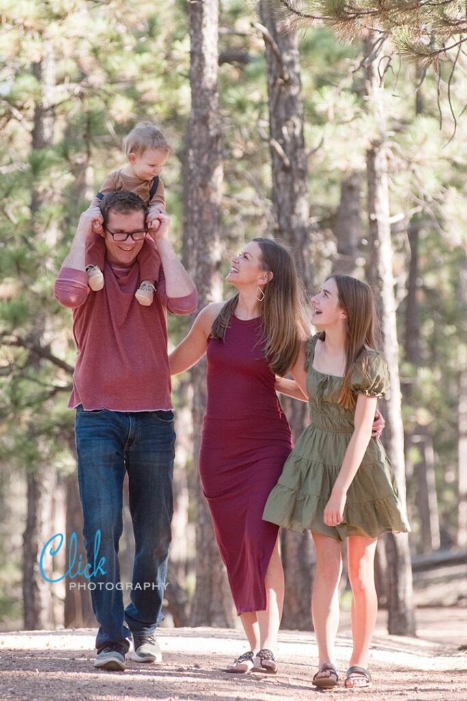 family portraits in Fox Run Park